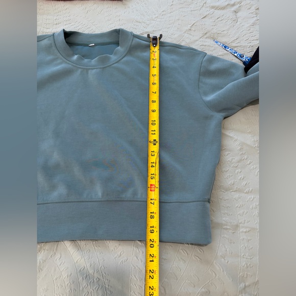Lululemon Softstreme Perfectly Oversized Cropped Crew - Picture 8 of 8